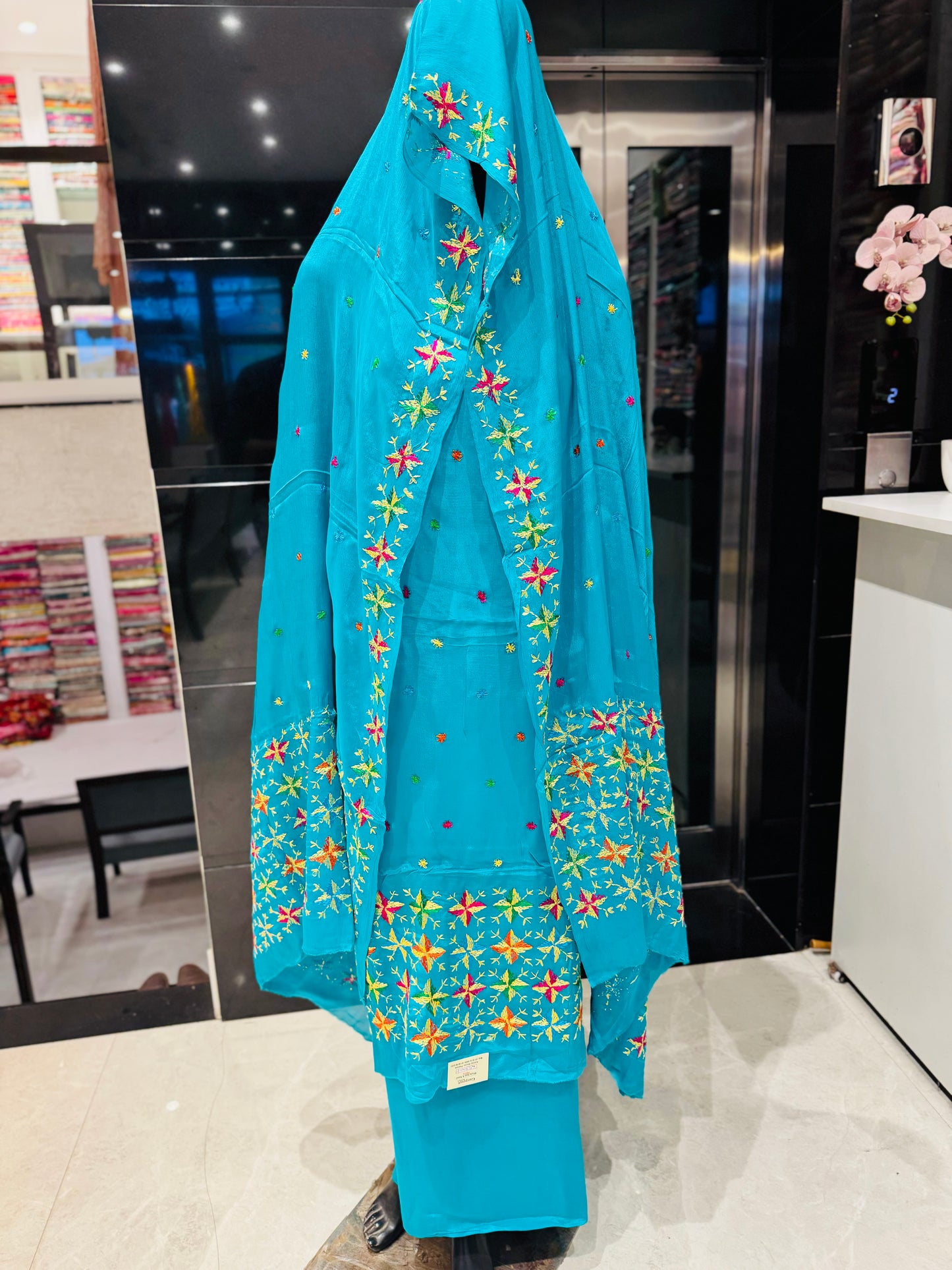 Choti Dabbi Phulkari Suit
